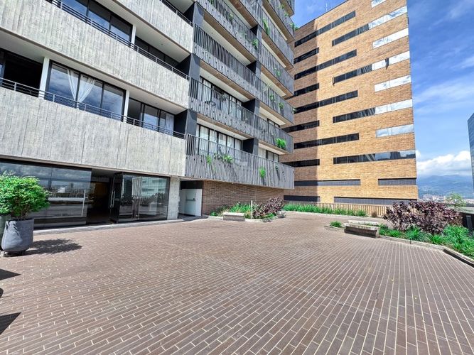Apartaestudio en venta en El Poblado, Medellín, 80 m² · foto 19 de 24