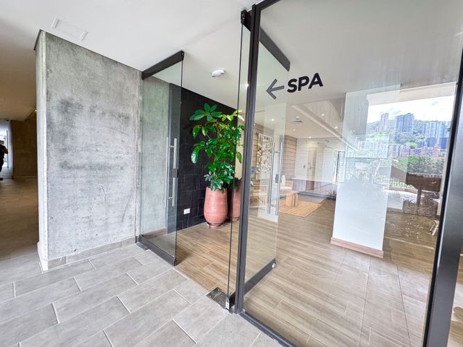 Apartaestudio en venta en El Poblado, Medellín, 80 m² · foto 23 de 24