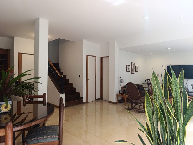 Casa de 3 alcobas en venta en El Poblado, Medellín, 210 m² · foto 8 de 20