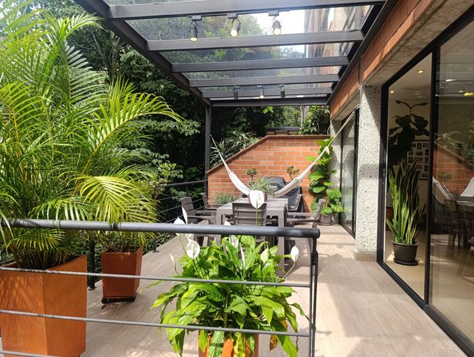 Casa de 3 alcobas en venta en El Poblado, Medellín, 210 m² · foto 19 de 20