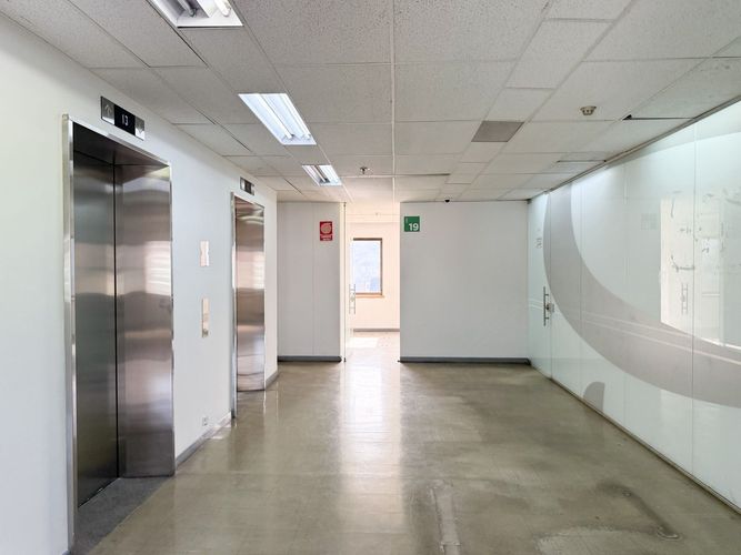Oficina en venta en La Candelaria, Medellín, 376 m² · foto 13 de 24