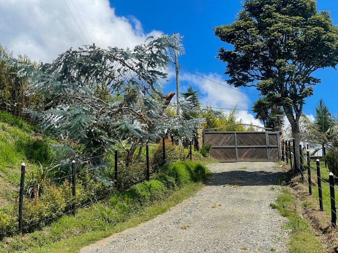 Lote en venta en El Carmen De Viboral, El Carmen de Viboral, 1600 m² · foto 6 de 7