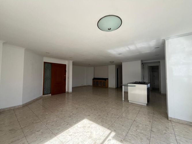 Apartamento de 3 alcobas en arriendo en El Poblado, Medellín, 177 m² · foto 2 de 15