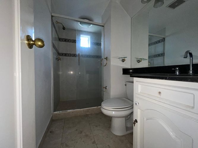 Apartamento de 3 alcobas en arriendo en El Poblado, Medellín, 177 m² · foto 14 de 15