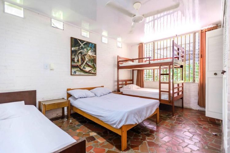 Casa de 5 alcobas en venta en Ricaurte, 305 m² · foto 4 de 12