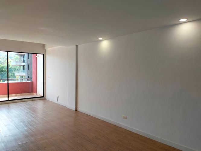 Apartamento de 3 alcobas en arriendo en Las Lomas, Medellín, 150 m² · foto 2 de 19