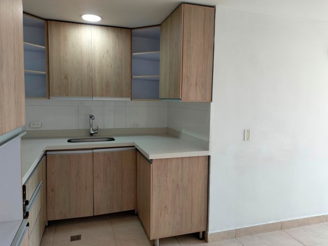 Apartamento de 3 alcobas en arriendo en Las Lomas, Medellín, 150 m² · foto 5 de 19
