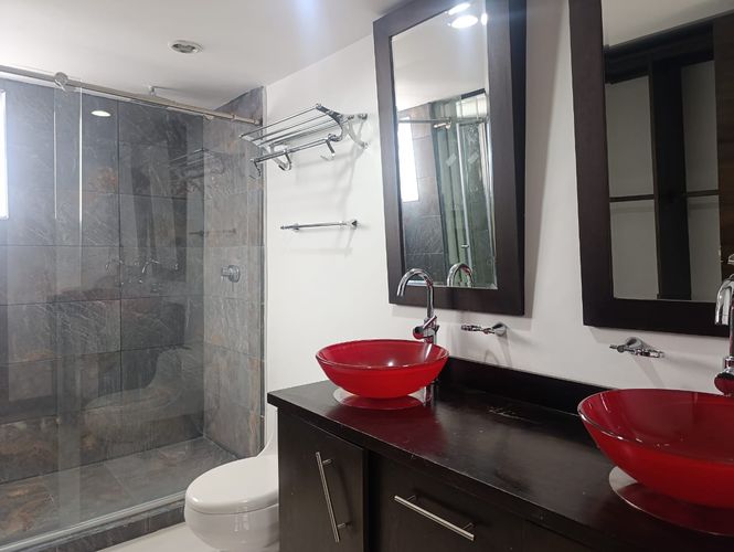 Apartamento de 2 alcobas en arriendo en El Poblado, Medellín, 150 m² · foto 18 de 18