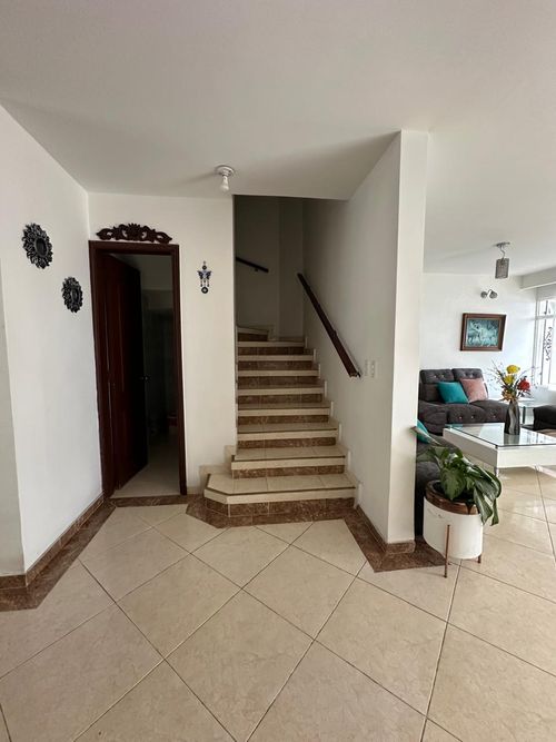 Casa de 6 alcobas en venta en Santa Anita, Cali, 194 m² · foto 8 de 20