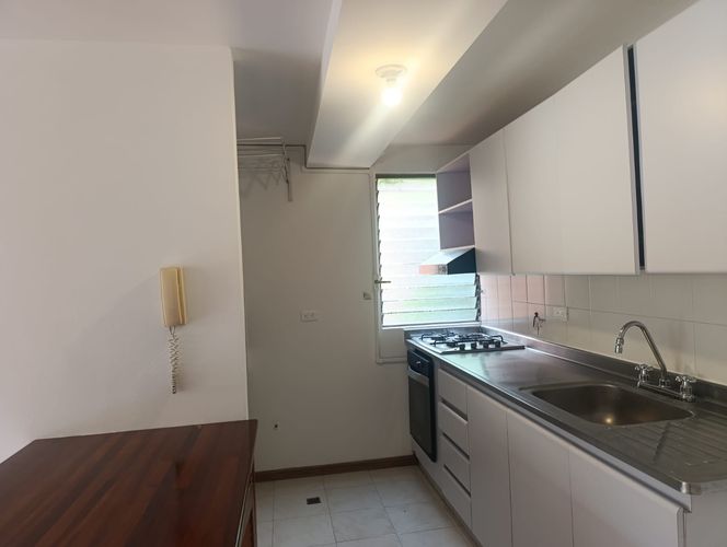 Apartamento de 1 alcoba en arriendo en Las Lomas, Medellín, 52 m² · foto 4 de 11