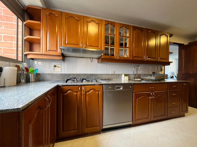 Apartamento de 3 alcobas en venta en El Poblado, Medellín, 167 m² · foto 5 de 17