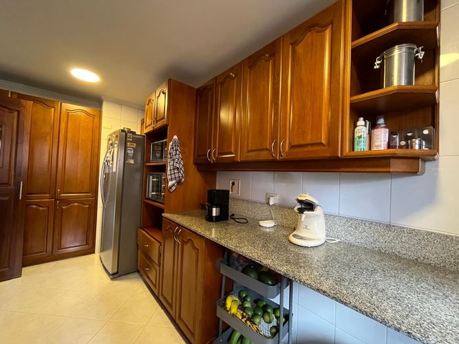 Apartamento de 3 alcobas en venta en El Poblado, Medellín, 167 m² · foto 6 de 17