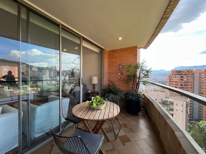 Apartamento de 3 alcobas en venta en El Poblado, Medellín, 167 m² · foto 16 de 17