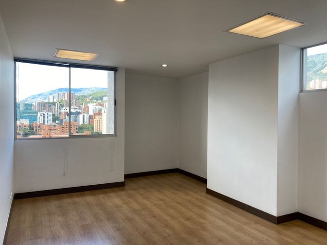 Oficina en arriendo en El Poblado, Medellín, 35 m² · foto 6 de 10