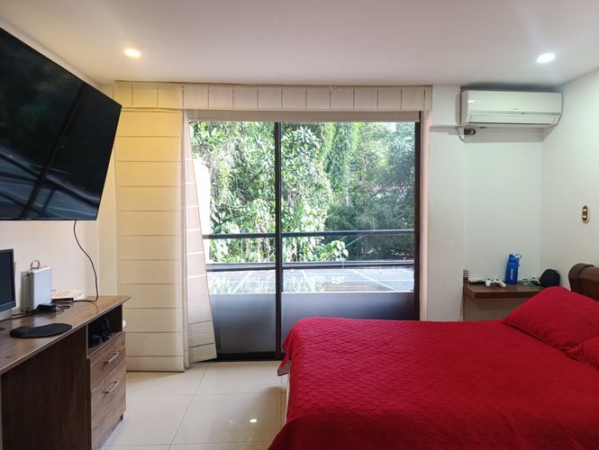 Casa de 4 alcobas en venta en El Poblado, Medellín, 425 m² · foto 6 de 19
