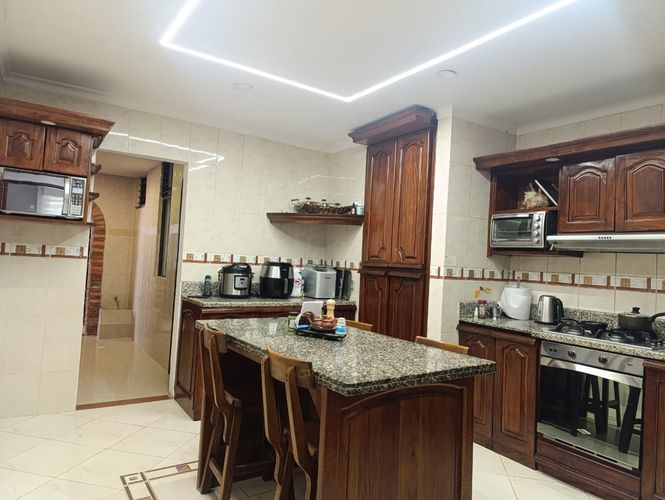 Casa de 4 alcobas en arriendo en El Poblado, Medellín, 425 m² · foto 8 de 19