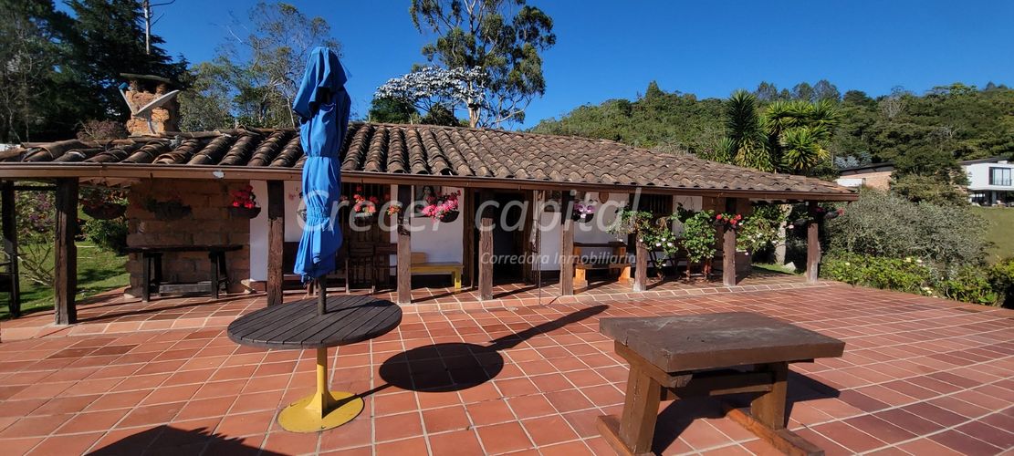 Casa de 3 alcobas en venta en Pantanillo, Envigado, 280 m² · foto 2 de 17