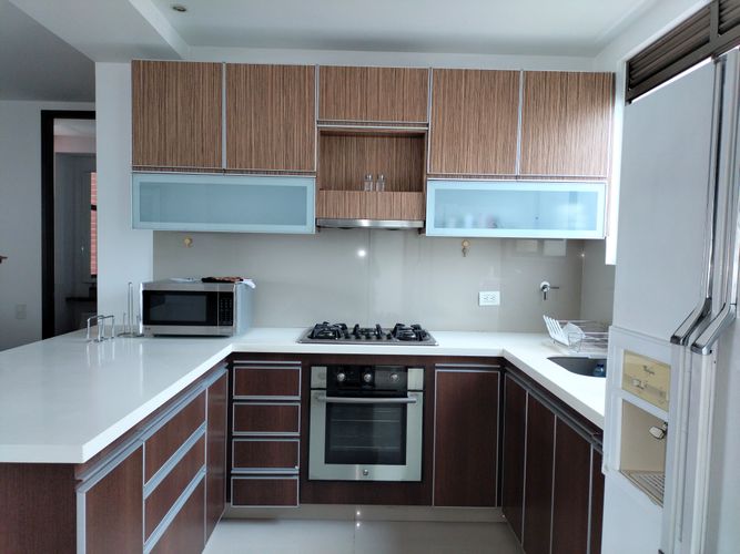 Apartamento de 3 alcobas en arriendo en El Poblado, Medellín, 150 m² · foto 5 de 19