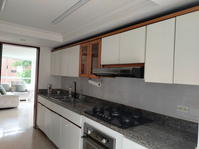 Apartamento de 3 alcobas en venta en El Poblado, Medellín, 154 m² · foto 5 de 20