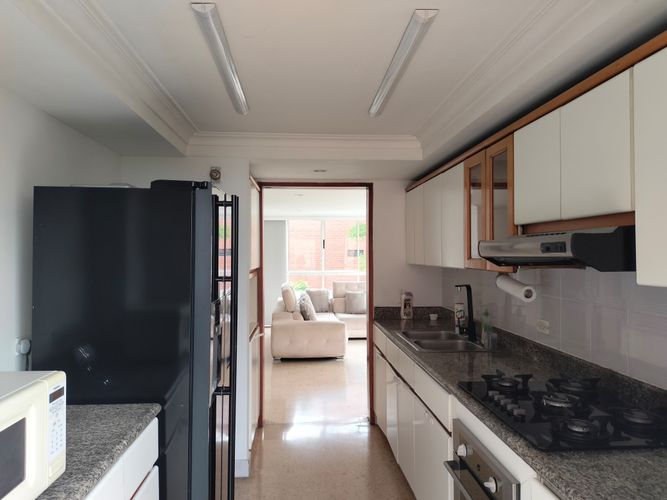 Apartamento de 3 alcobas en venta en El Poblado, Medellín, 154 m² · foto 11 de 20
