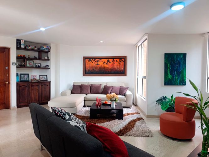 Apartamento de 3 alcobas en arriendo en El Poblado, Medellín, 123 m² · foto 2 de 17