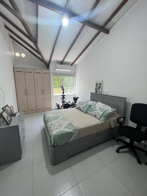 Casa de 4 alcobas en venta en La Mata, Piedecuesta, 270 m² · foto 10 de 13