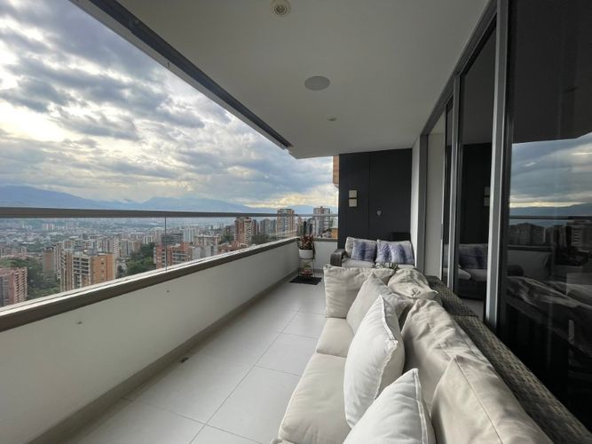 Apartamento de 3 alcobas en venta en Loma Del Esmeraldal, Envigado, 161 m² · foto 13 de 15