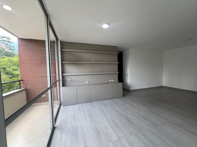 Apartamento de 3 alcobas en arriendo en Cumbres, Envigado, 85 m² · foto 4 de 17