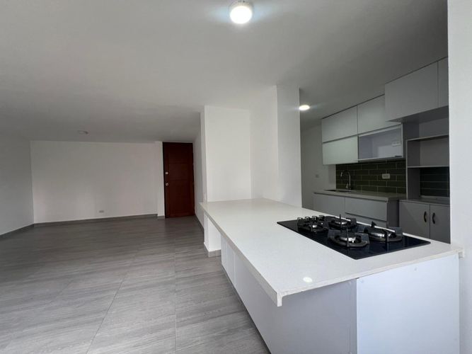 Apartamento de 3 alcobas en arriendo en Cumbres, Envigado, 85 m² · foto 6 de 17