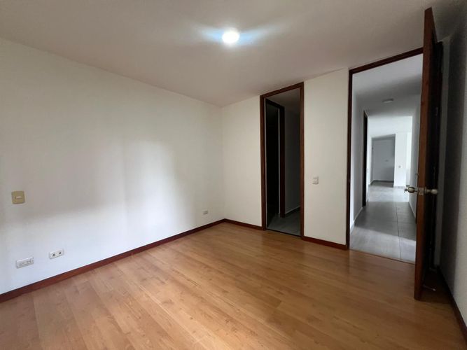 Apartamento de 3 alcobas en arriendo en Cumbres, Envigado, 85 m² · foto 14 de 17