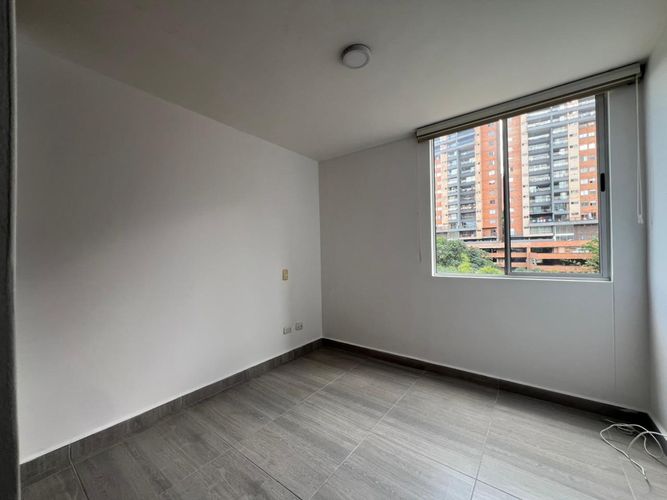 Apartamento de 3 alcobas en arriendo en Cumbres, Envigado, 85 m² · foto 15 de 17
