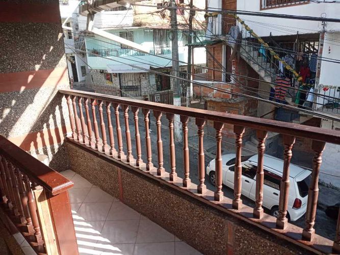 Casa de 4 alcobas en venta en San Pablo, Medellín, 134 m² · foto 2 de 16