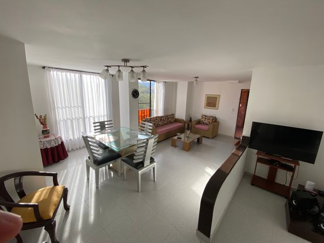 Apartamento de 3 alcobas en venta en El Ingenio, Cali, 90 m² · foto 2 de 24
