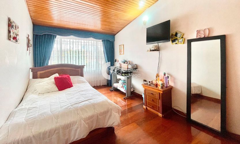 Apartamento de 5 alcobas en venta en Pontevedra, Bogotá, 360 m² · foto 8 de 16