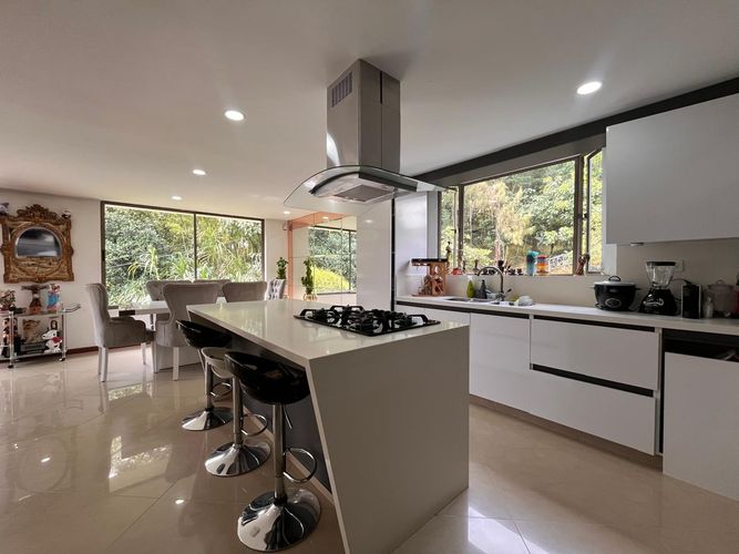 Casa de 4 alcobas en venta en Loma Del Chocho, Envigado, 280 m² · foto 6 de 20
