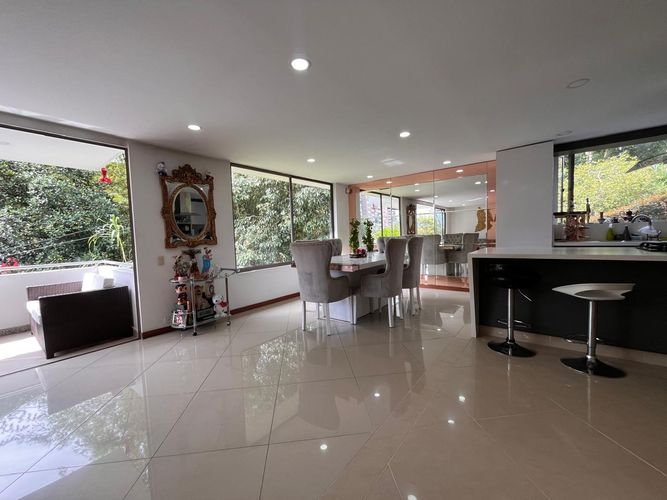 Casa de 4 alcobas en venta en Loma Del Chocho, Envigado, 280 m² · foto 9 de 20
