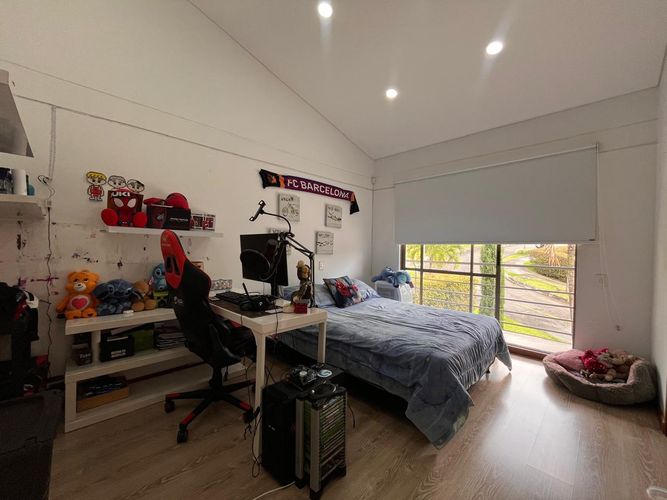 Casa de 4 alcobas en venta en Loma Del Chocho, Envigado, 280 m² · foto 10 de 20