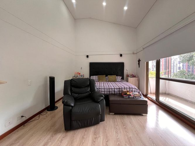 Casa de 4 alcobas en venta en Loma Del Chocho, Envigado, 280 m² · foto 11 de 20