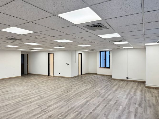 Oficina en arriendo en El Poblado, Medellín, 130 m² · foto 2 de 12