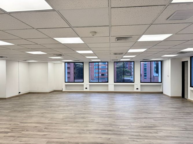 Oficina en arriendo en El Poblado, Medellín, 130 m² · foto 4 de 12