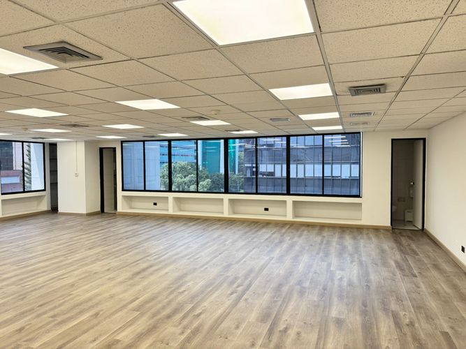 Oficina en arriendo en El Poblado, Medellín, 130 m² · foto 7 de 12
