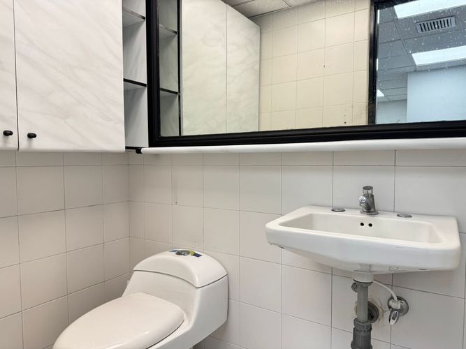 Oficina en arriendo en El Poblado, Medellín, 130 m² · foto 12 de 12