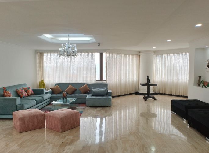 Apartamento de 4 alcobas en arriendo en El Poblado, Medellín, 468 m² · foto 2 de 19