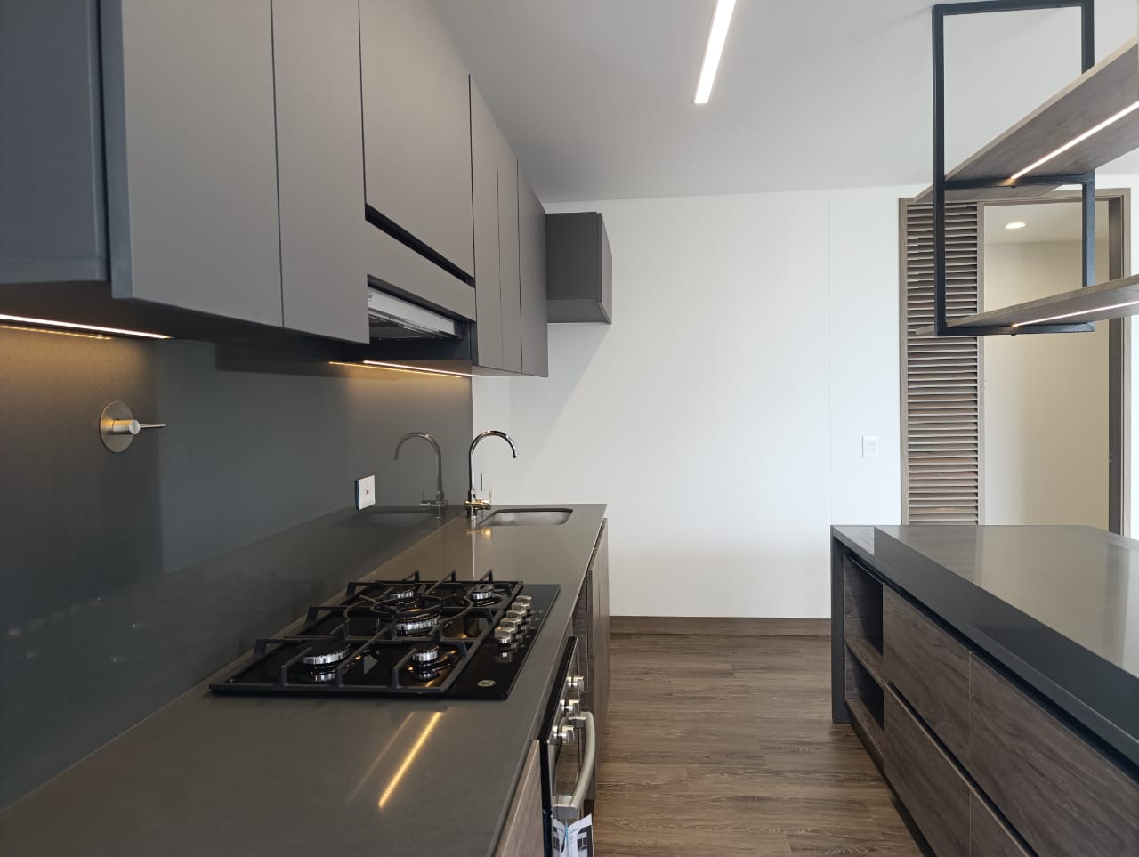 Apartamento en arriendo en El Poblado, Medellín · foto 7 de 19