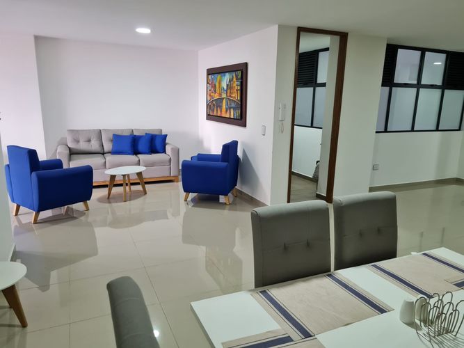 Apartamento de 3 alcobas en arriendo en Camino Verde, Envigado, 150 m² · foto 4 de 15