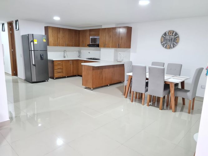 Apartamento de 3 alcobas en arriendo en Camino Verde, Envigado, 150 m² · foto 7 de 15