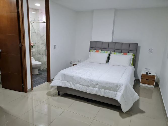 Apartamento de 3 alcobas en arriendo en Camino Verde, Envigado, 150 m² · foto 9 de 15