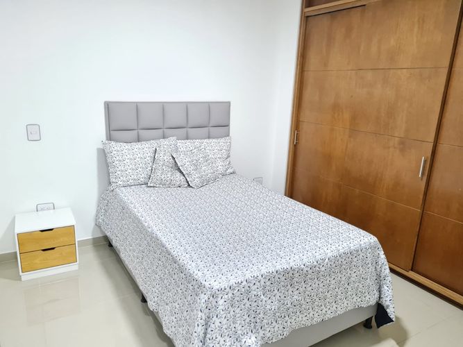 Apartamento de 3 alcobas en arriendo en Camino Verde, Envigado, 150 m² · foto 13 de 15