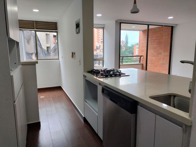 Apartamento de 3 alcobas en arriendo en El Poblado, Medellín, 20 m² · foto 11 de 15