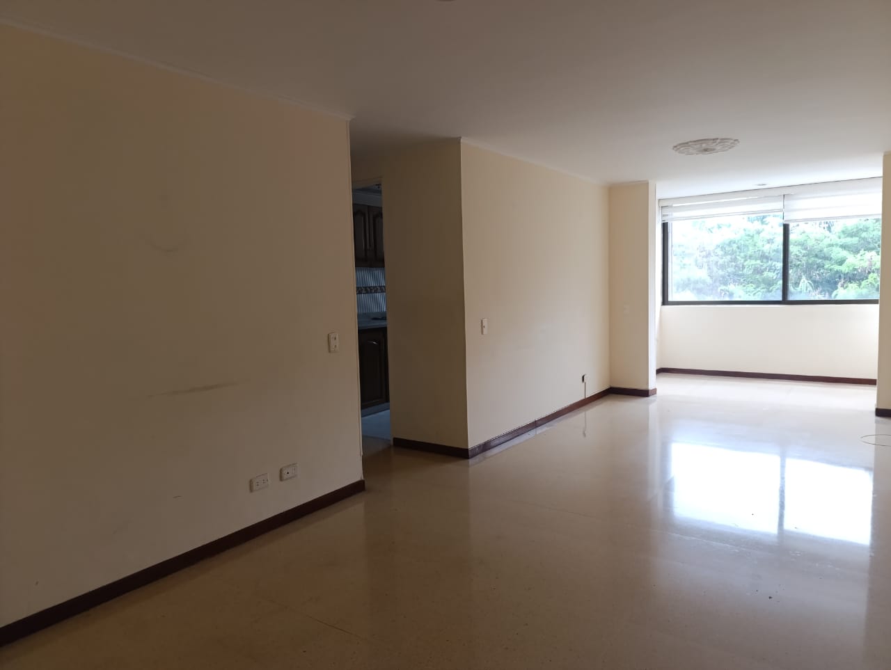 Apartamento en arriendo en El Poblado, Medellín · foto 2 de 16